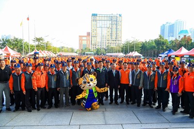 中市交安宣導登場 500義交同步指揮演練壯觀