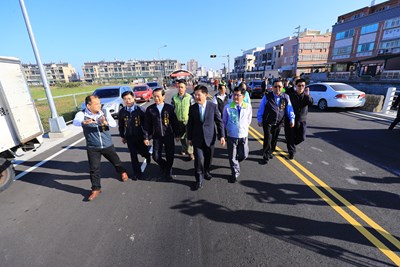 清水忠孝路計畫道路通車 林市長：增進交通便利 讓當地更繁榮
