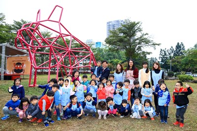 草悟道新地標 6.5公尺高法國鬥牛犬裝置藝術驚豔登場