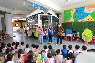 中市行動圖書車社區趴趴走 去年借書量大幅成長4.42倍