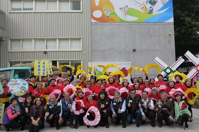 迎接台中花博    龍井地所結合志工每月辦闖關送花盆活動