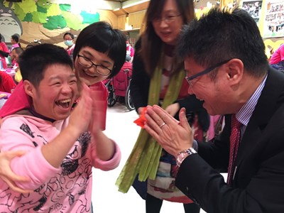 德水園身心障礙教養院歲末圍爐  社會局長出席同樂