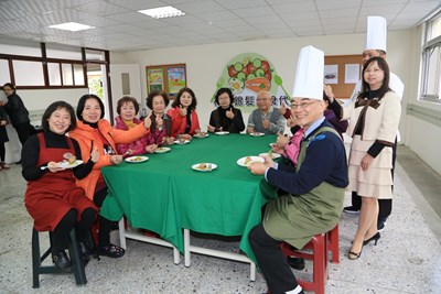 中市打造銀髮族健康年菜  市長夫人直播教學