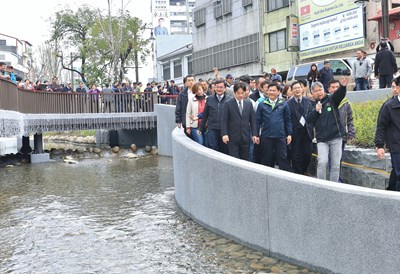 綠川重見天日再現風華 賴院長盛讚中市府化腐朽為神奇