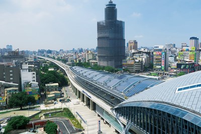 鐵路高架化後的台中火車站