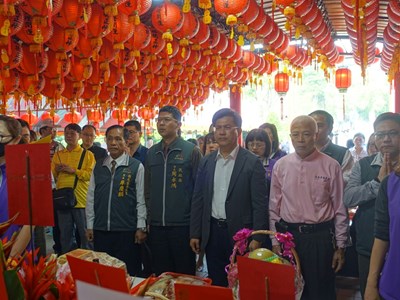 林市長至惠來里福德祠祈求風調雨順、護佑市民