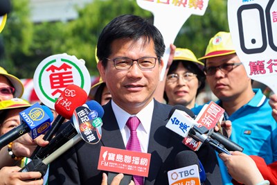 電動汽機車免費停車 林市長：少收入但讓市民更健康 很值得