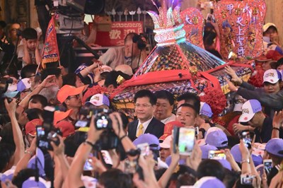 市長林佳龍恭迎媽祖起駕 9天8夜遶境活動正式開跑