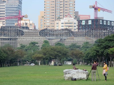 伊東豊雄確認大都會歌劇院最終色彩材質 胡市長期許呈現大師概念最美線條