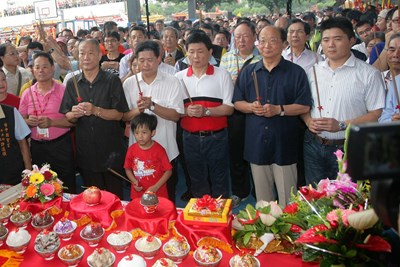 胡市長親赴大甲向媽祖上香 祈求風調雨順 國泰民安