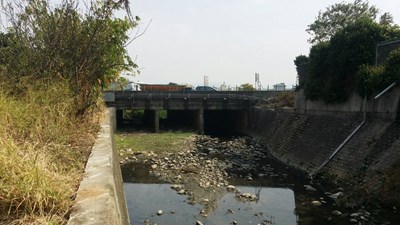 『后里區旱溝排水(高速公路箱涵下游至三線路段)排水改善工程』預計104年8月完工 