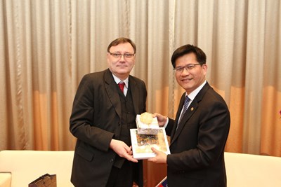 捷克經濟文化辦事處代表易禮哲拜會 市長林佳龍盼從教育開啟兩地交流