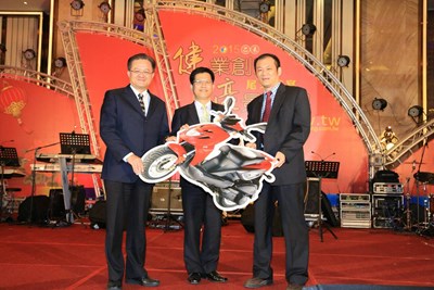 健豪印刷再捐消防公務機車20輛  林市長滿心感謝