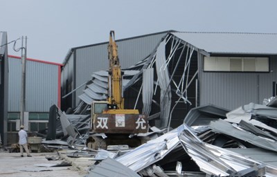 拆除違章工廠 市府落實即報即拆政策