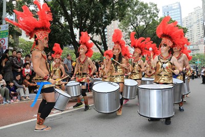 勤美草悟道踩街慶元宵暖場    現場熱鬧滾滾