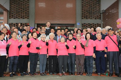 新社首家長青學堂開幕 林市長盼打造更多優質托老中心