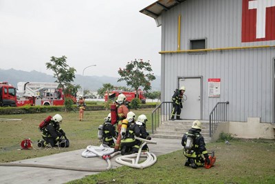 加強鐵皮屋火災搶救 消防局首度實施演練