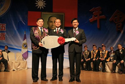 國際獅子會贈公務車 林市長代表市府感謝