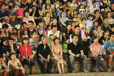 歡慶兒童節      市長夫人陪孩童體驗打擊樂魅力