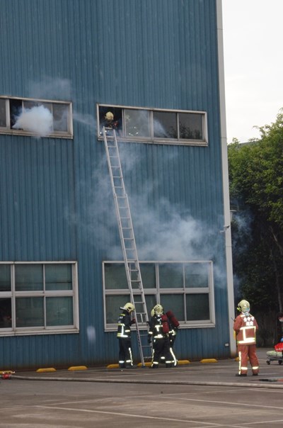 加強鐵皮屋火災搶救 消防局二度實施演練