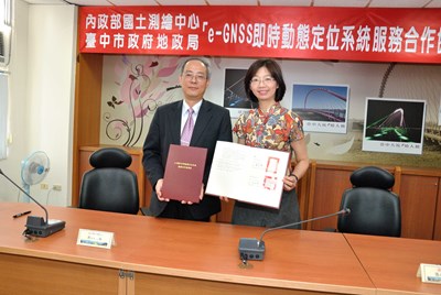 強化土地測量公信力       市府引進快速正確定位尖端測量技術