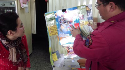 加強違建火災應變能力 消防局動員520人逐戶進行防火宣導