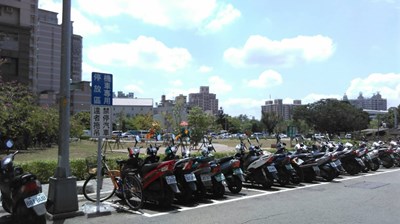 市府持續增設機車格位  照顧機車族停車權減少違停