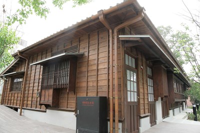 臺中首座文學公園啟用 每周六小小志工定期解說