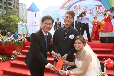 88對新人集團結婚 林市長「幸福密碼」祝新人長長久久
