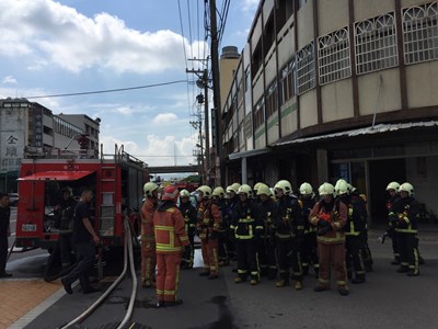 加強鐵皮屋火災搶救 消防局第四救災救護大隊梧棲辦理演練