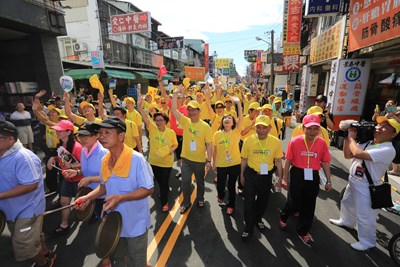 創金氏世界紀錄 台中5008人穿木屐躦鯪鯉慶端午