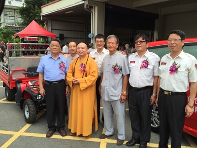 提升地方救災強度 台中市佛教本願山彌陀講堂捐贈消防警備車