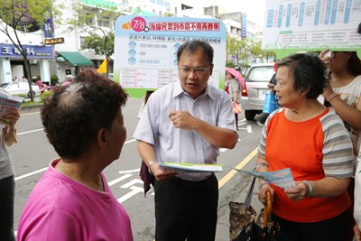 宣導優化公車專用道 交通局長前進清水區向鄉親說明