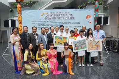 新移民子女創作比賽市政大樓惠中樓展出 透過跨文化的筆觸感受多元文化