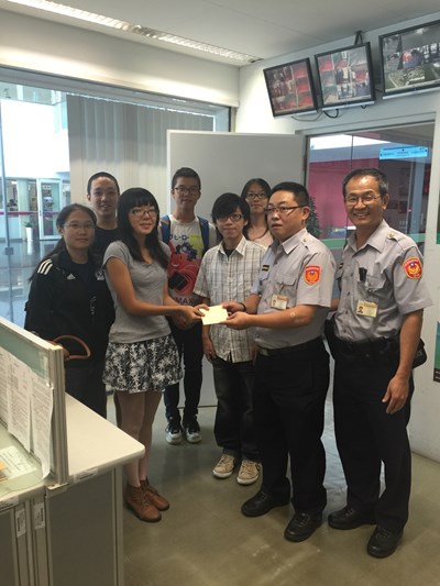 警熱心助公演練習 學生溫暖送上感謝函