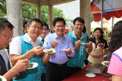 清水農特產品展售人潮滾滾 林市長：吃當季 美味又健康