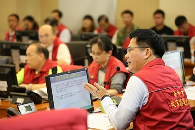 杜鵑颱風來襲  中市與中央災害應變中心連線  提抽水機調度訴求並說明全面整備情形