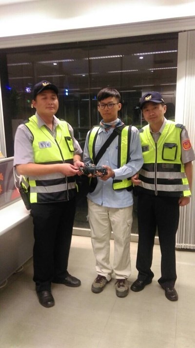 警循線為民找回失物 民眾大讚現代版柯南