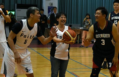 信念盃籃球賽開打 收11萬元善款捐贈脊隨基金會