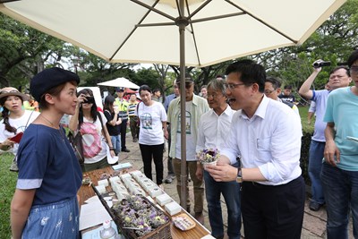 綠空鐵道音樂祭    林市長與民眾逛市集    感受舊城悠久文化