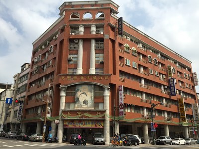 中市通過首件都市更新整建維護補助 中區老舊大樓獲300萬進行外部立面修繕