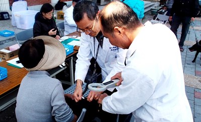 預防狂犬病 一針見效     11月份犬貓狂犬病疫苗注射將開跑