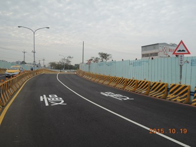 中市14期重劃區進行排水施工 建設局做好警示措施 提醒用路人小心行駛