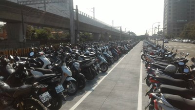 交通局與中山醫大持續合作解決機車停車問題 再釋出1000輛停放空間