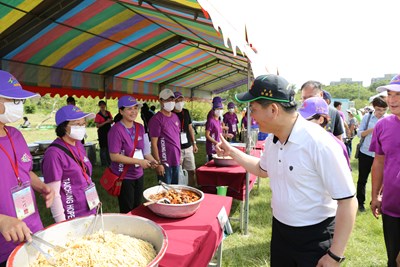 民政家族聯誼健行台中都會公園登場 林市長慰勉同仁辛勤付出