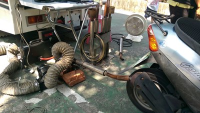 二行程機車易排「青白煙」 中市環保局加強抽驗及追蹤改善