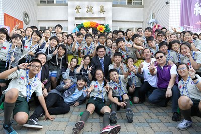 林市長賀北新國中、烏日國小校慶       期盼培養學生帶著走的能力