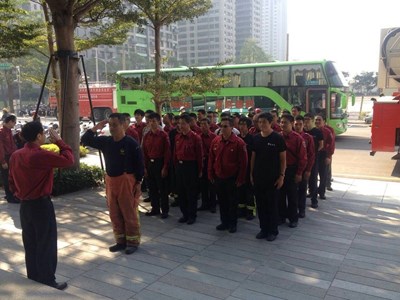 消防局連續2月進行高層建築物組合訓練     加強消防員救災技能