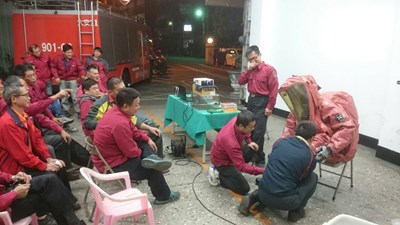 消防局第五救災救護大隊辦理義消化災搶救訓練 提升化學災害搶救能力