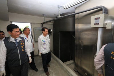 崇德殯儀館會勘冷凍庫設備 林市長：相關資料均列入調查 毋枉毋縱
